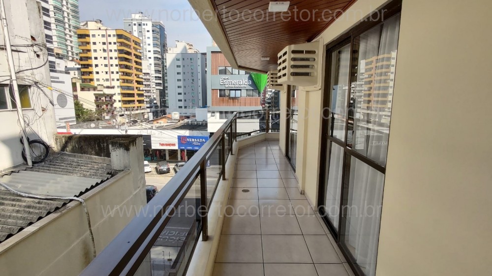 Apartamento 3 dormitrios, quadra mar Itapema SC 
