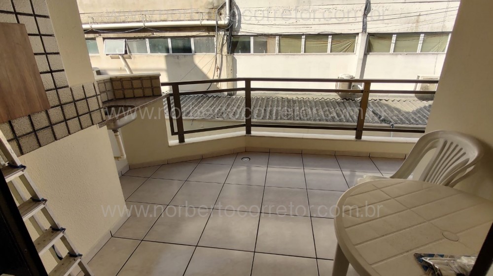 Apartamento 3 dormitrios, quadra mar Itapema SC 