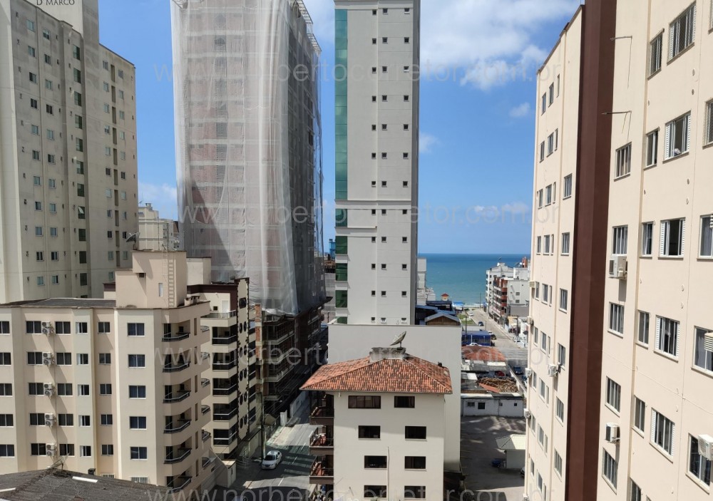APARTAMENTO MOBILIADO A VENDA EM MEIA PRAIA 