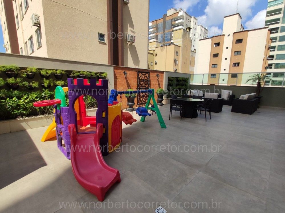 APARTAMENTO MOBILIADO A VENDA EM MEIA PRAIA 