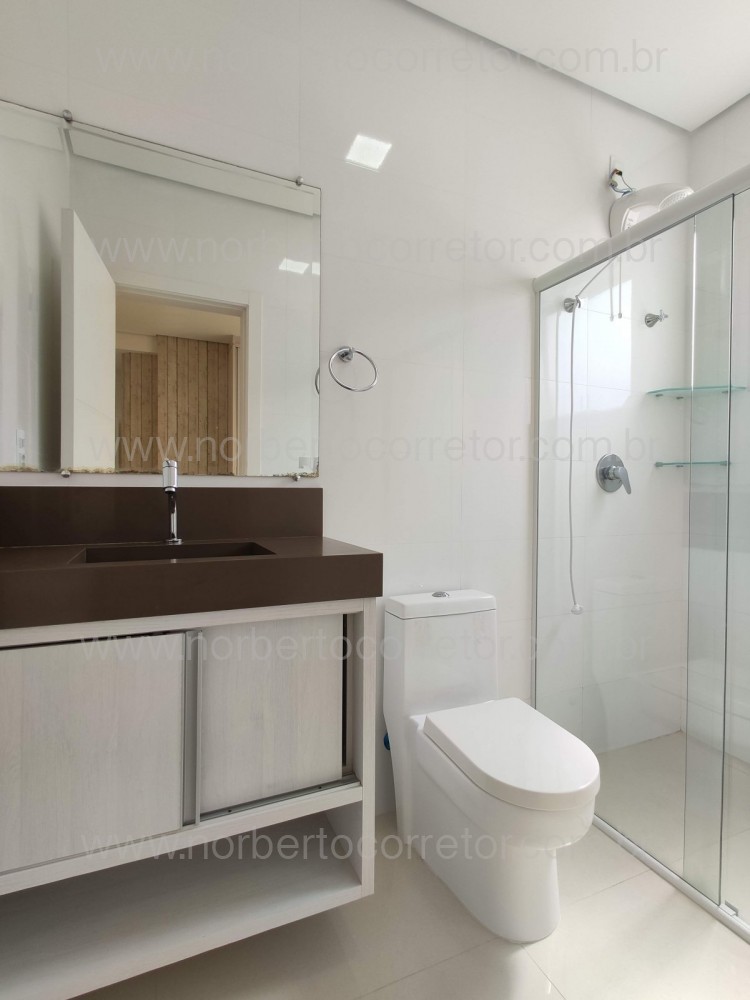 APARTAMENTO MOBILIADO A VENDA EM MEIA PRAIA 