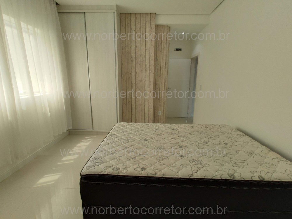 APARTAMENTO MOBILIADO A VENDA EM MEIA PRAIA 