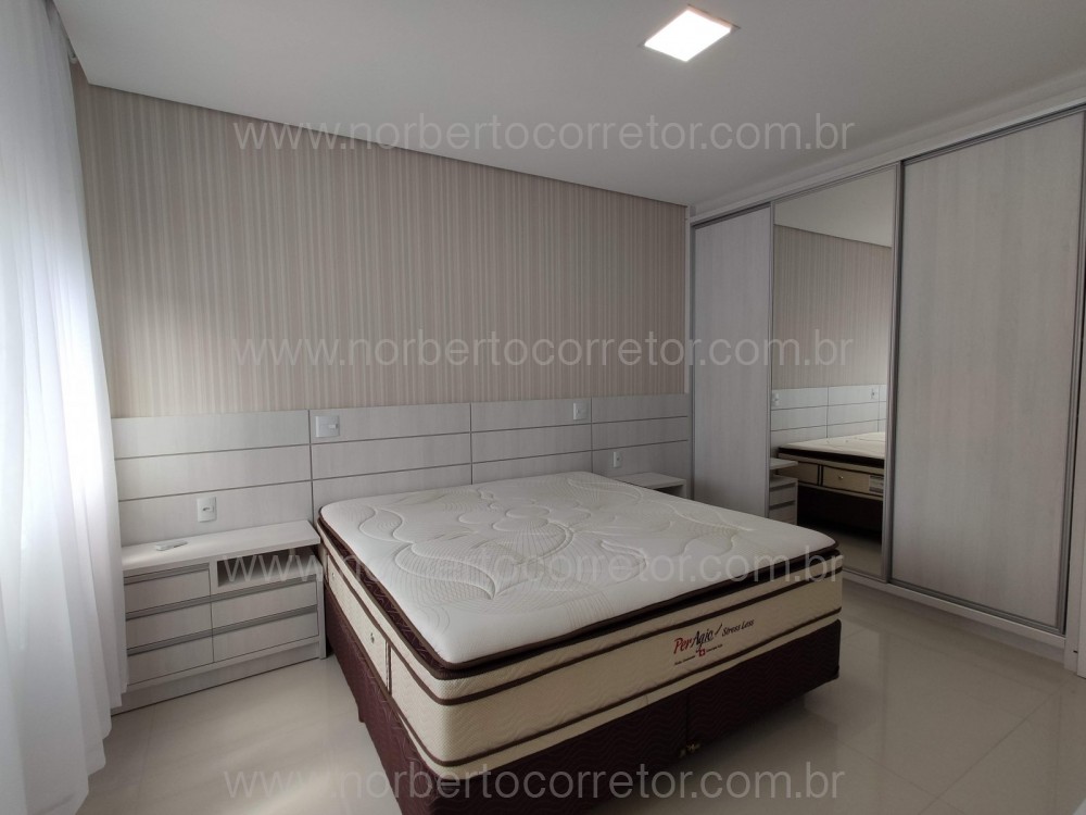 APARTAMENTO MOBILIADO A VENDA EM MEIA PRAIA 