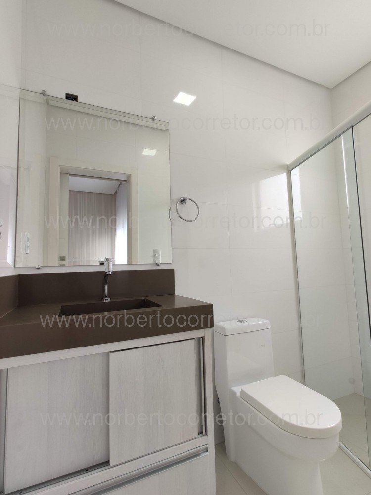 APARTAMENTO MOBILIADO A VENDA EM MEIA PRAIA 