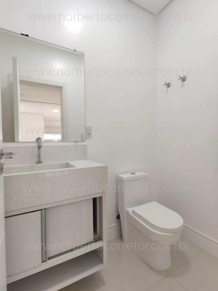 APARTAMENTO MOBILIADO A VENDA EM MEIA PRAIA 