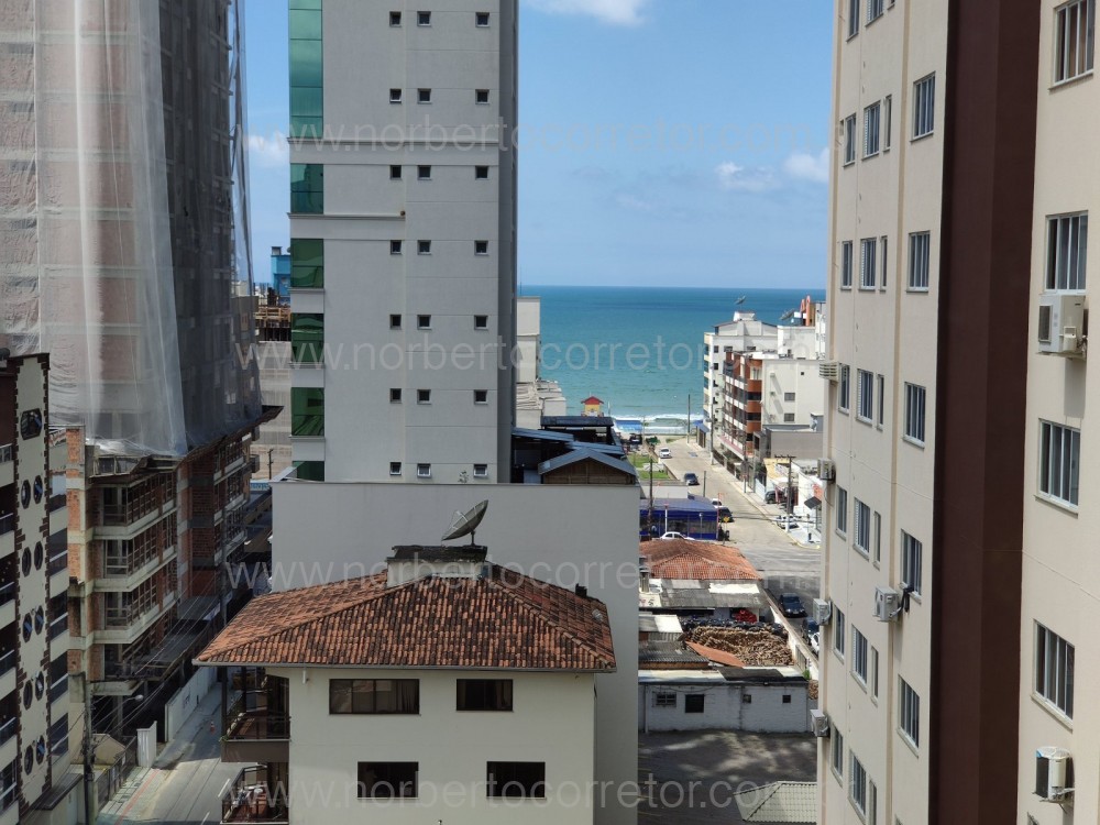 APARTAMENTO MOBILIADO A VENDA EM MEIA PRAIA 