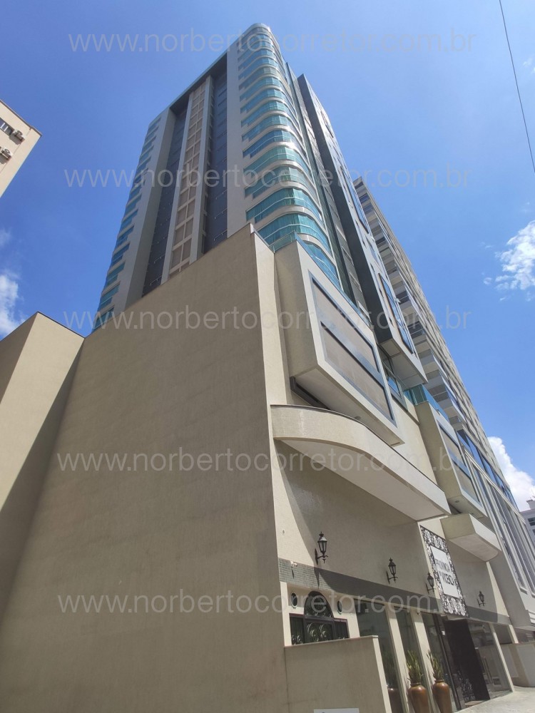 APARTAMENTO MOBILIADO A VENDA EM MEIA PRAIA 