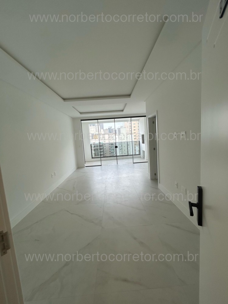 APARTAMENTO A VENDA EM MEIA PRAIA | 3 SUTES 