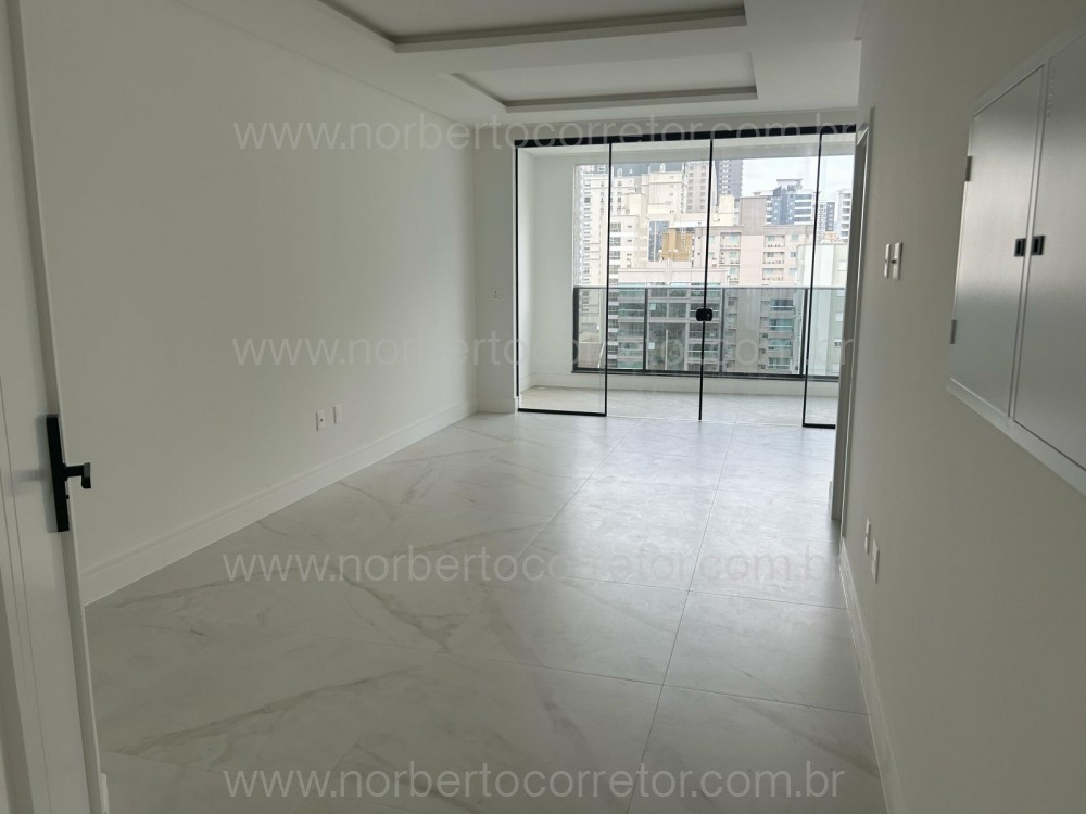 APARTAMENTO A VENDA EM MEIA PRAIA | 3 SUTES 