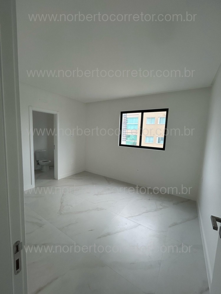 APARTAMENTO A VENDA EM MEIA PRAIA | 3 SUTES 