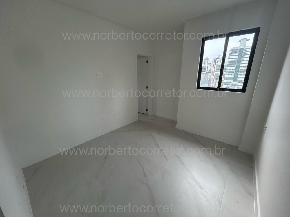 APARTAMENTO A VENDA EM MEIA PRAIA | 3 SUTES 