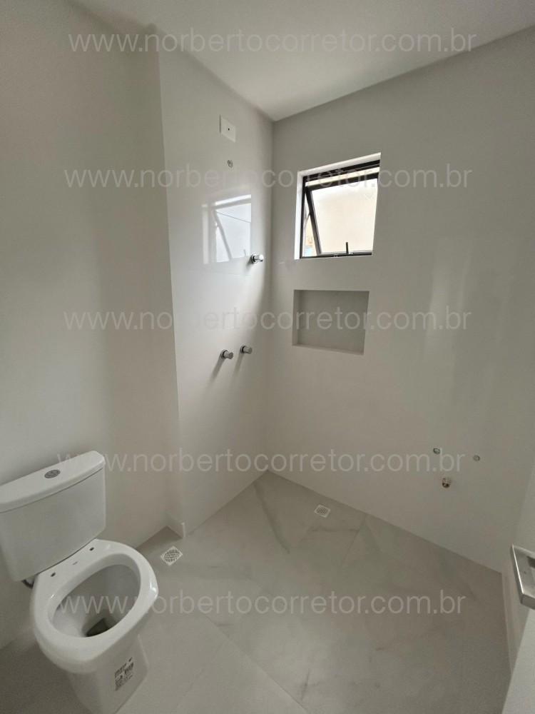 APARTAMENTO A VENDA EM MEIA PRAIA | 3 SUTES 