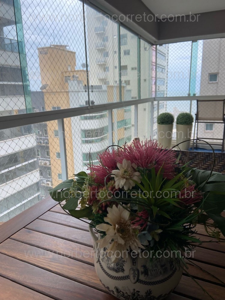 APARTAMENTO MOBILIADO A VENDA MEIA PRAIA