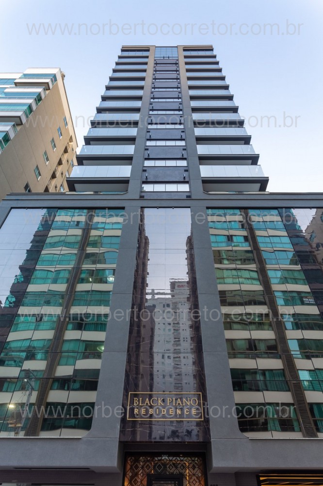 APARTAMENTO 03 SUTES A VENDA EM MEIA PRAIA