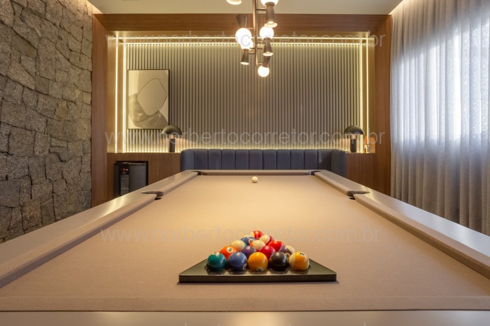 APARTAMENTO 03 SUTES A VENDA EM MEIA PRAIA