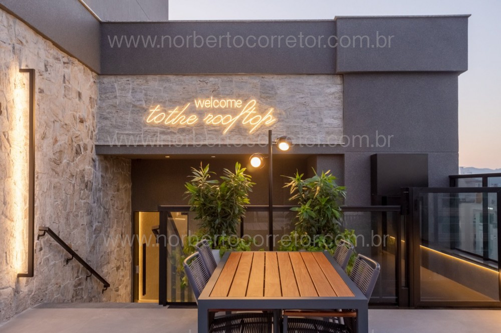 APARTAMENTO 03 SUTES A VENDA EM MEIA PRAIA