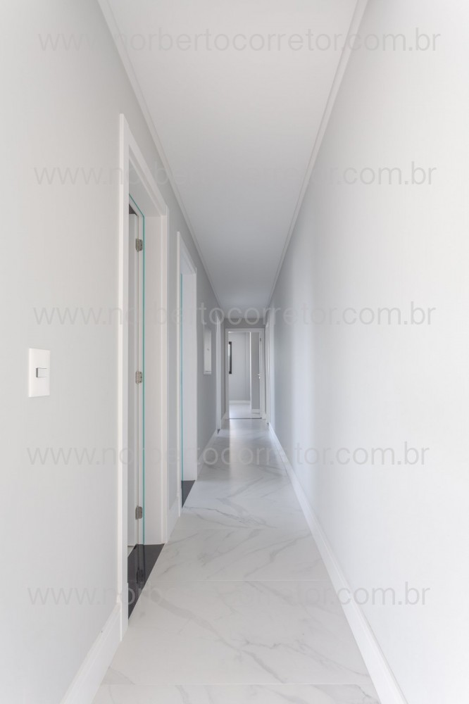 APARTAMENTO 03 SUTES A VENDA EM MEIA PRAIA