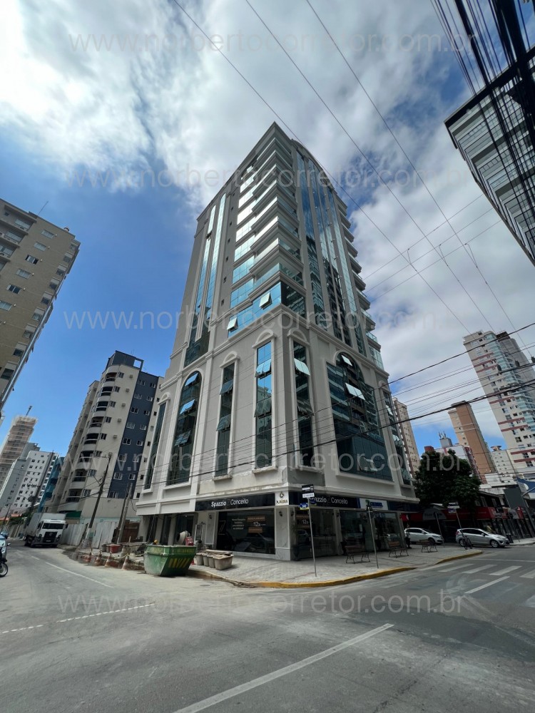 APARTAMENTO A VENDA EM MEIA PRAIA| 3 SUTES 