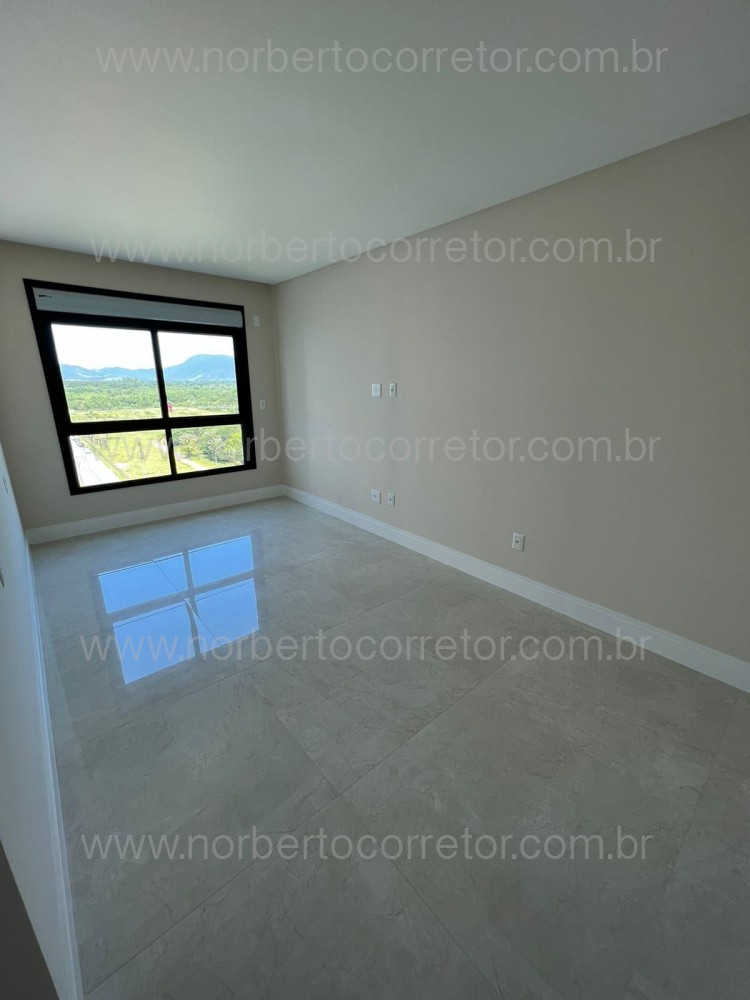 APARTAMENTO A VENDA FRENTE MAR EM MEIA PRAIA 