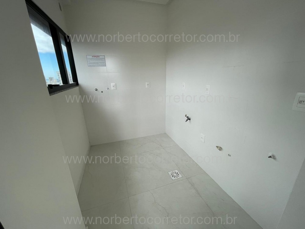Apartamento 3 sutes, Meia Praia, Itapema SC