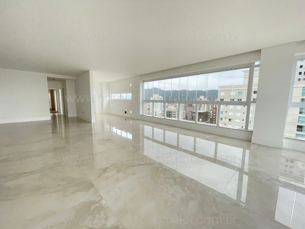 Apartamento 4 sutes, Meia Praia, Itapema SC 