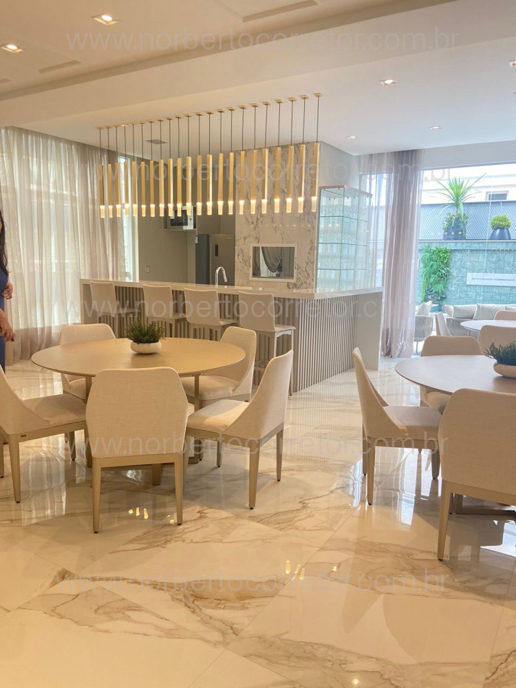 APARTAMENTO NA QUADRA MAR MEIA PRAIA | 3 SUTES 