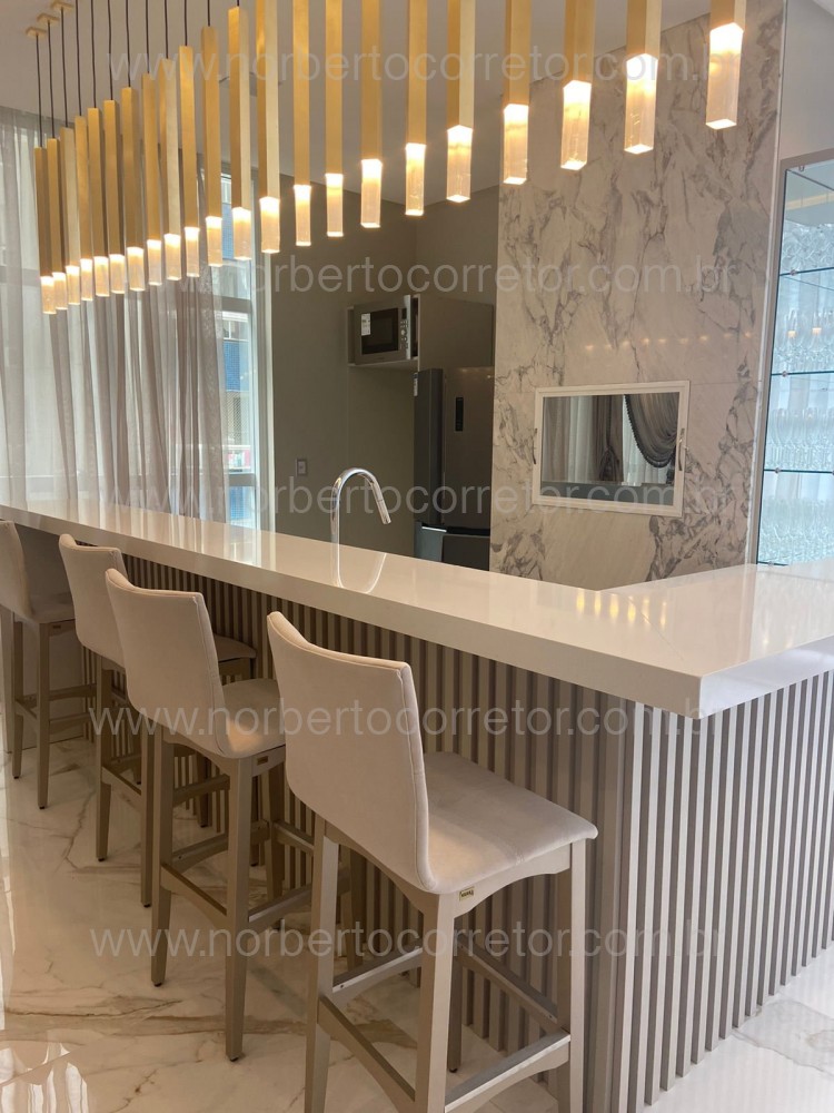 APARTAMENTO NA QUADRA MAR MEIA PRAIA | 3 SUTES 