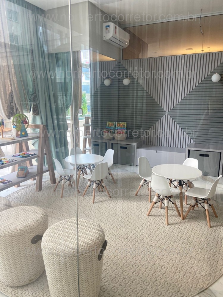 APARTAMENTO NA QUADRA MAR MEIA PRAIA | 3 SUTES 