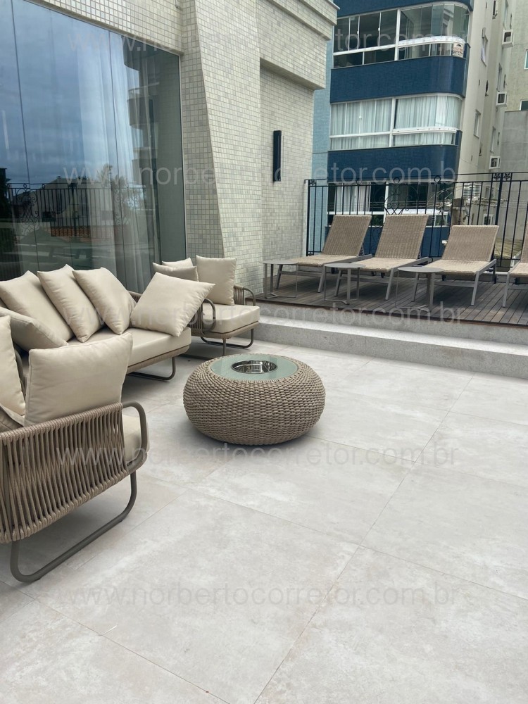 APARTAMENTO NA QUADRA MAR MEIA PRAIA | 3 SUTES 