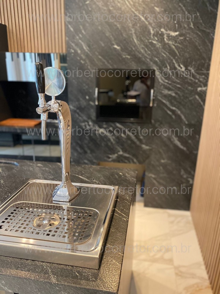 APARTAMENTO NA QUADRA MAR MEIA PRAIA | 3 SUTES 