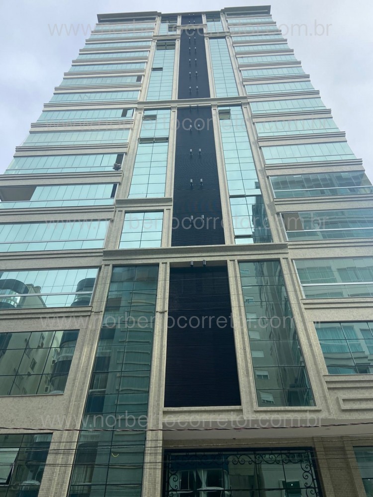 APARTAMENTO NA QUADRA MAR MEIA PRAIA | 4 SUTES 