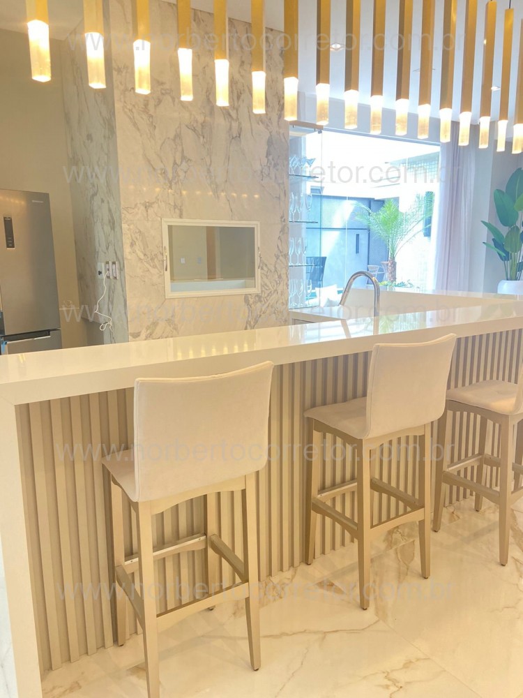 APARTAMENTO NA QUADRA MAR MEIA PRAIA | 4 SUTES 