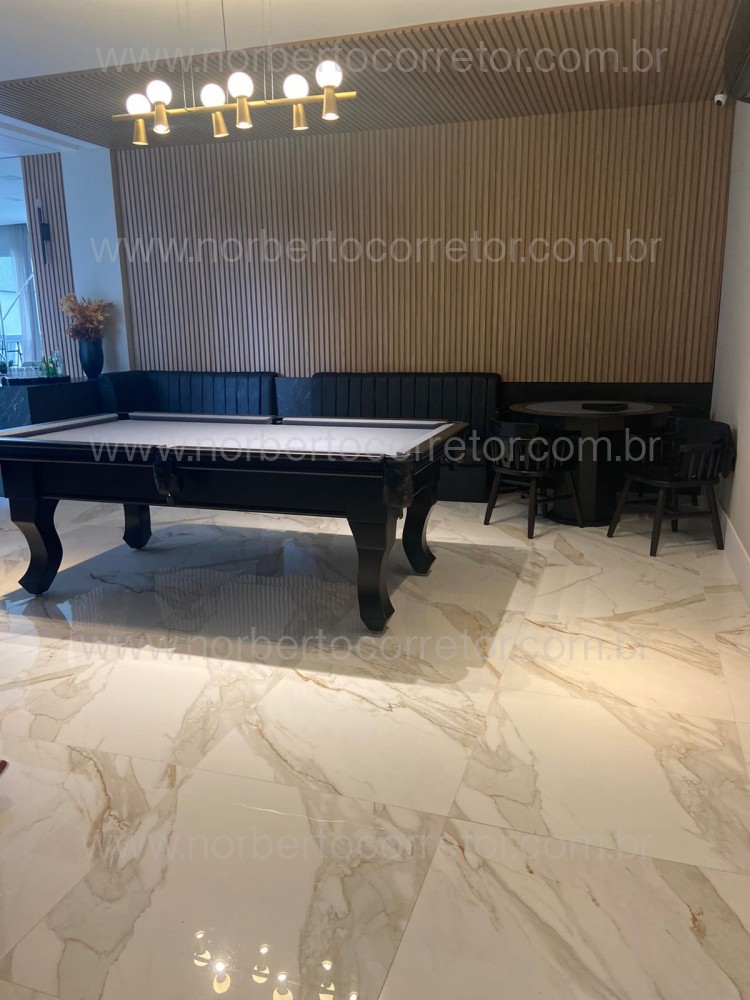 APARTAMENTO NA QUADRA MAR MEIA PRAIA | 4 SUTES 