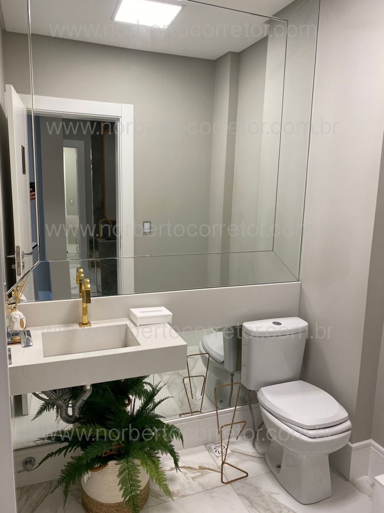 APARTAMENTO NA QUADRA MAR MEIA PRAIA | 4 SUTES 