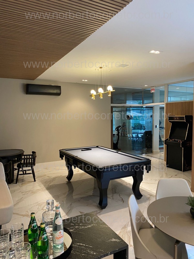 APARTAMENTO NA QUADRA MAR MEIA PRAIA | 4 SUTES 