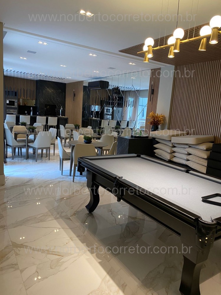 APARTAMENTO NA QUADRA MAR MEIA PRAIA | 4 SUTES 