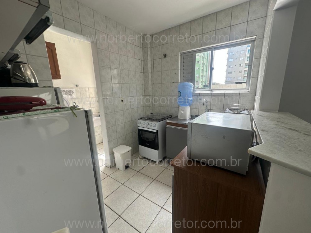 Apartamento 2 dormit�rios quadra mar, Itapema SC 