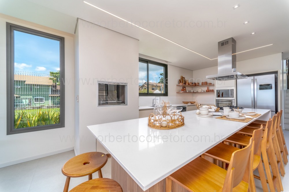 CASA A VENDA NA PRAIA DO ESTALEIRO BAL. CAMBORIU