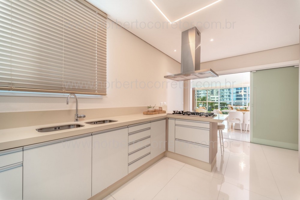 APARTAMENTO A VENDA NA PRAIA BRAVA | 4 SUTES 