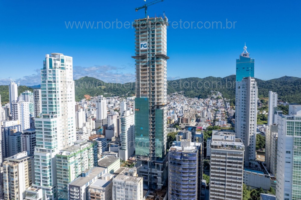 APARTAMENTO A VENDA NO BOREAL TOWER 