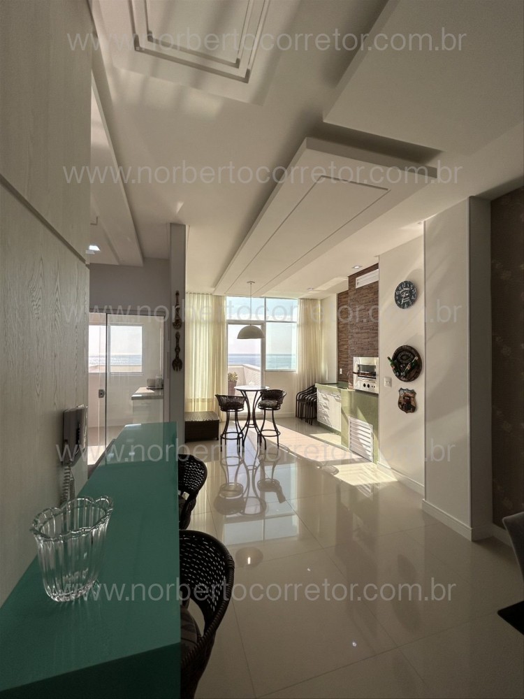 APARTAMENTO 03 SUTES QUADRA MAR EM MEIA PRAIA 