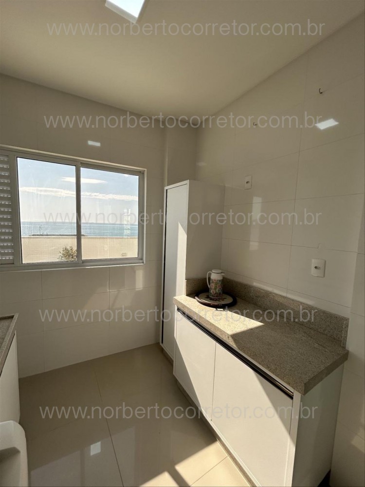 APARTAMENTO 03 SUTES QUADRA MAR EM MEIA PRAIA 