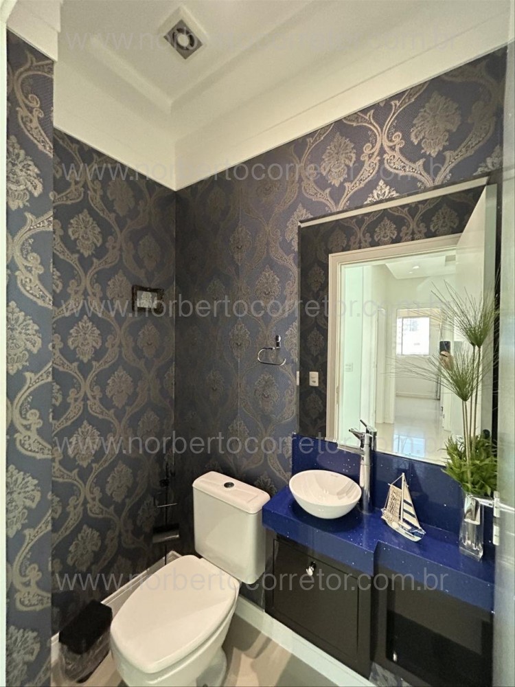 APARTAMENTO 03 SUTES QUADRA MAR EM MEIA PRAIA 