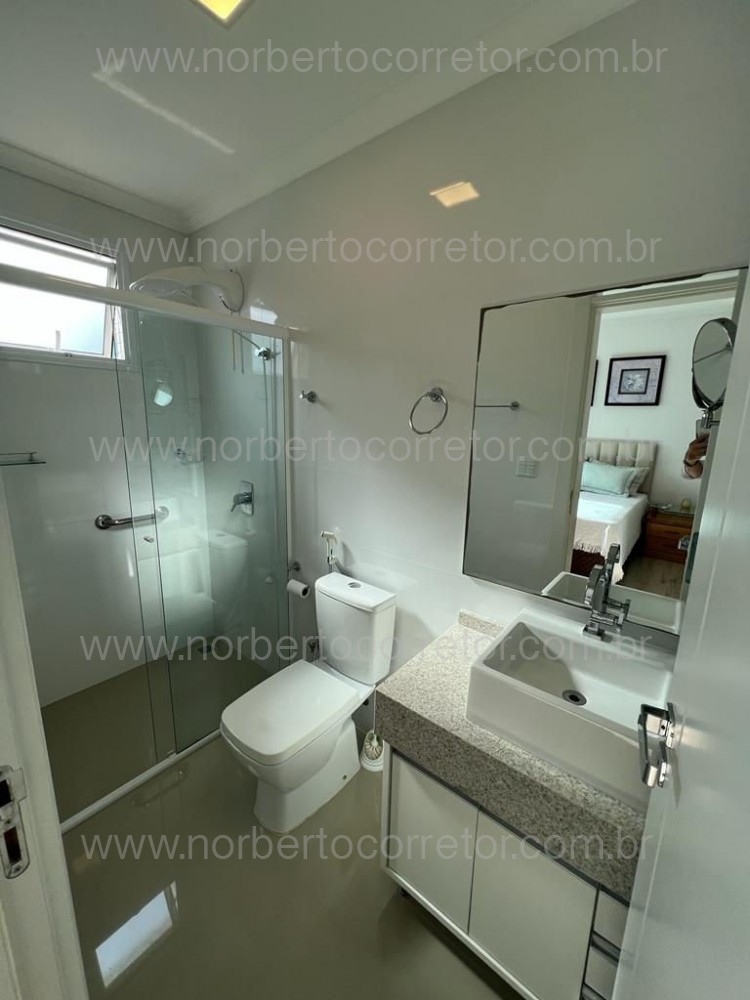 Apartamento 03 sutes Quadra mar em Itapema - SC