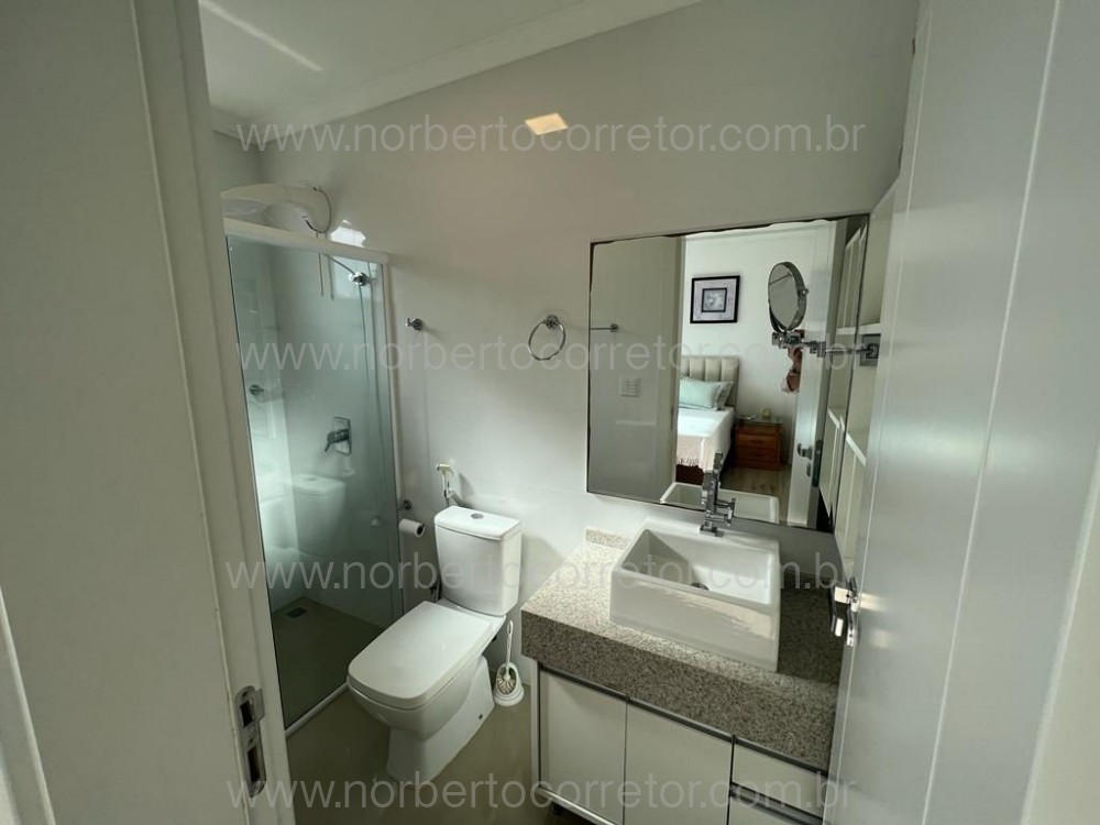 Apartamento 03 sutes Quadra mar em Itapema - SC