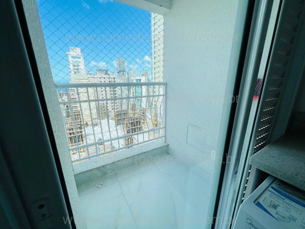 Apartamento 3 sutes, Meia Praia, Itapema SC