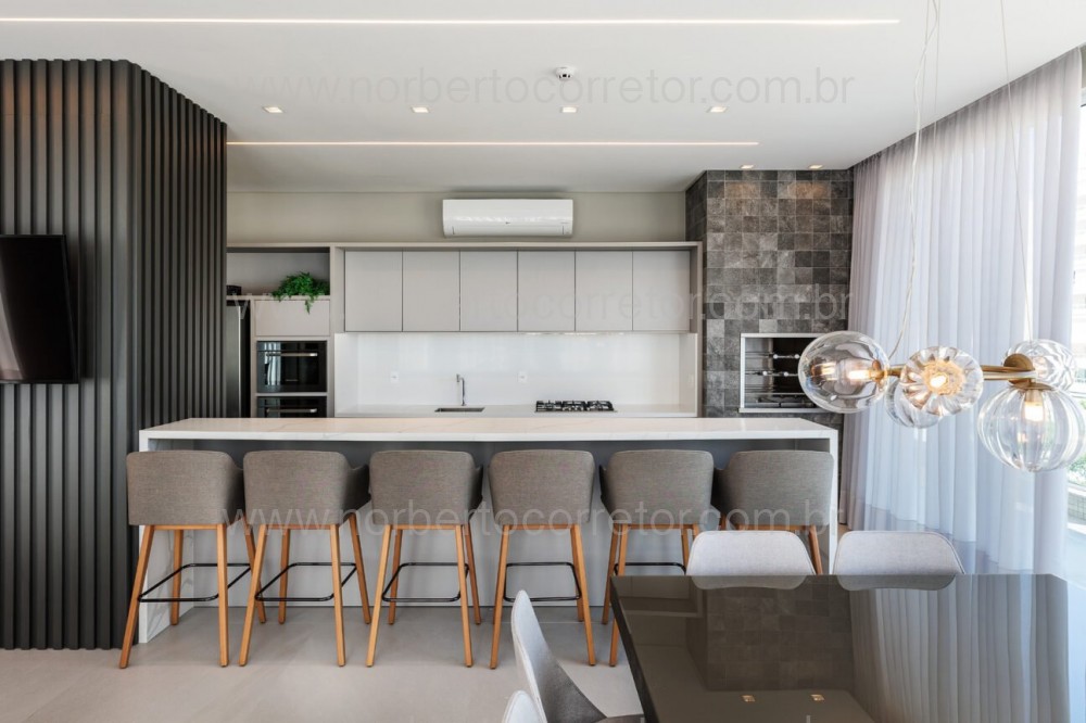 APARTAMENTO MOBILIADO A VENDA EM MEIA PRAIA 