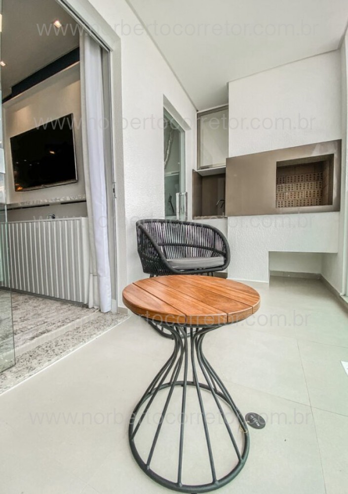 APARTAMENTO MOBILIADO A VENDA EM MEIA PRAIA 