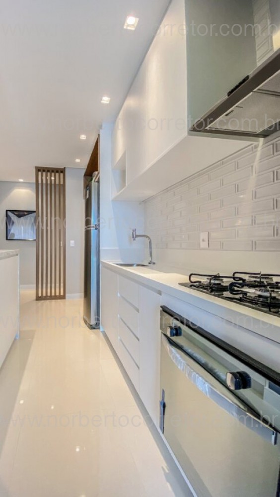 APARTAMENTO MOBILIADO A VENDA EM MEIA PRAIA 