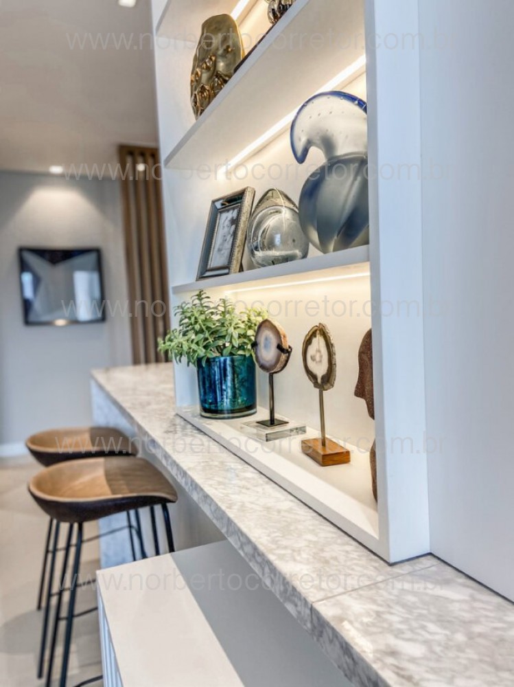 APARTAMENTO MOBILIADO A VENDA EM MEIA PRAIA 